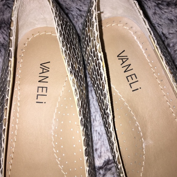 NEW Vaneli Flats  ❤️ - Picture 3 of 3